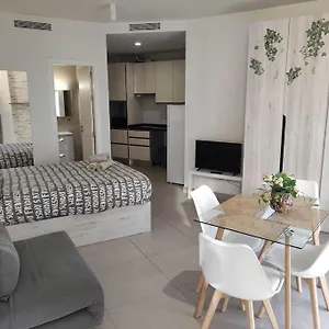 Apartment Nuevo Estudio Con Parking Gratis, Málaga